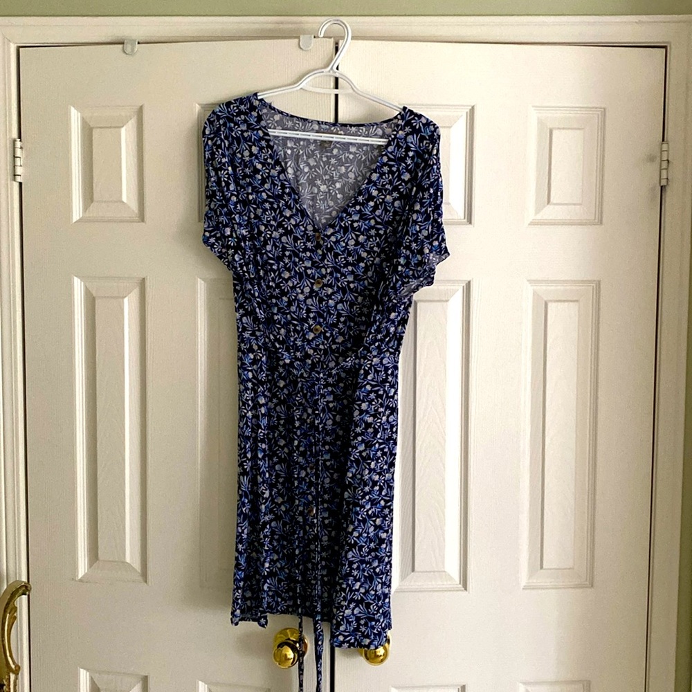 🤑 BOGO!🤑Falls Creek | Blue floral button up dress size XL